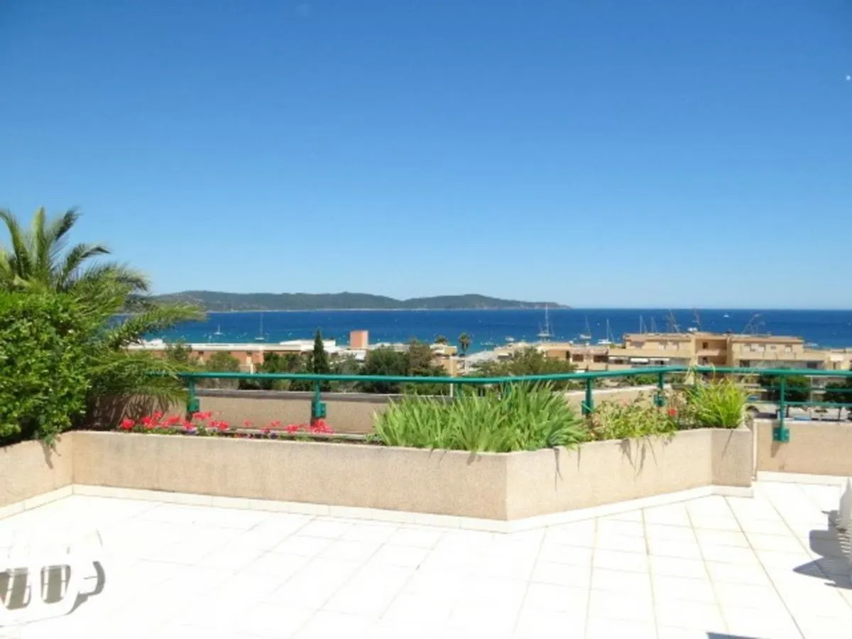 Superbe Villa Avec Immense Terrasse Et Vue Sur Mer, A 200M Des Plages - 2 Chambres Climatisees - Fr-1-100-172 Cavalaire-sur-Mer