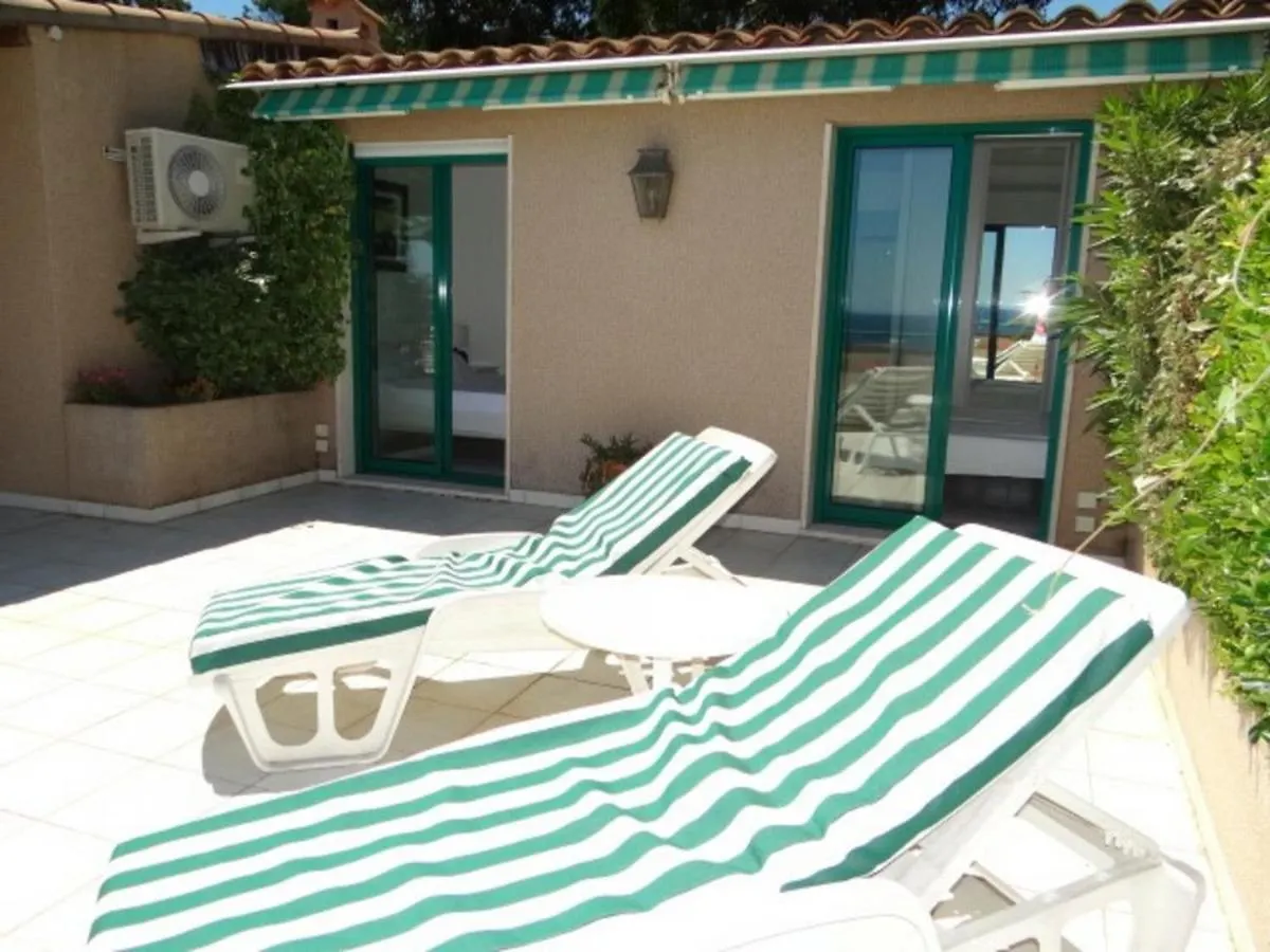 Daire Superbe Villa Avec Immense Terrasse Et Vue Sur Mer, A 200M Des Plages - 2 Chambres Climatisees - Fr-1-100-172 Cavalaire-sur-Mer