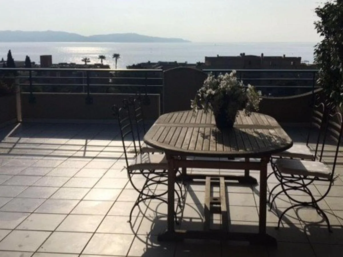 Superbe Villa Avec Immense Terrasse Et Vue Sur Mer, A 200M Des Plages - 2 Chambres Climatisees - Fr-1-100-172 Cavalaire-sur-Mer 0*,  Fransa